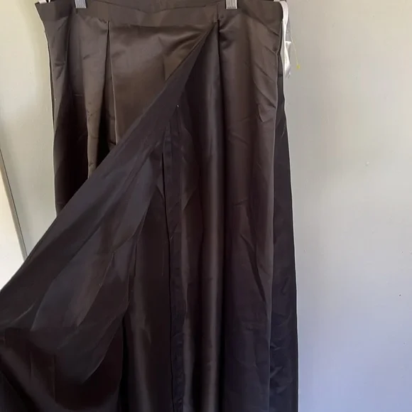 Christina Wu Black Overskirt - Picture 5 of 8